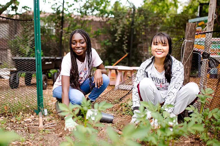 Two girls garden 767